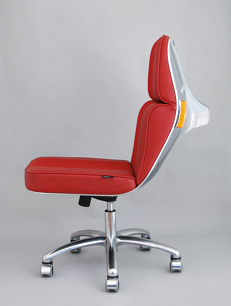 belbel-vespa-scooter-chair-design